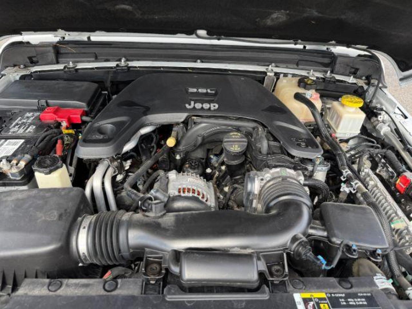 2020 WHITE /Black Jeep Gladiator Sport S 4x4 (1C6HJTAG9LL) with an 3.6L V-6 DOHC engine, AUTOMATIC transmission, located at 1235 N Woodruff Ave., Idaho Falls, 83401, (208) 523-1053, 43.507172, -112.000488 - At Timberline Auto, finding a great deal on your next vehicle is always easy! Our experienced sales staff's goal is to help find you the right vehicle at the right price! Our knowledgeable finance department has options for almost any credit score. We offer extended service contract options to prote - Photo#49