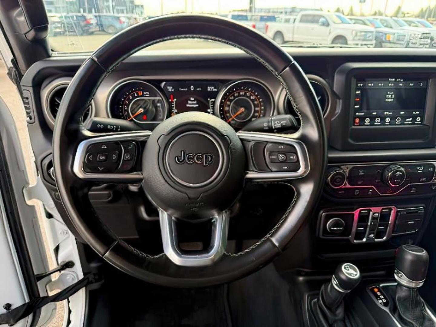 2020 WHITE /Black Jeep Gladiator Sport S 4x4 (1C6HJTAG9LL) with an 3.6L V-6 DOHC engine, AUTOMATIC transmission, located at 1235 N Woodruff Ave., Idaho Falls, 83401, (208) 523-1053, 43.507172, -112.000488 - At Timberline Auto, finding a great deal on your next vehicle is always easy! Our experienced sales staff's goal is to help find you the right vehicle at the right price! Our knowledgeable finance department has options for almost any credit score. We offer extended service contract options to prote - Photo#15