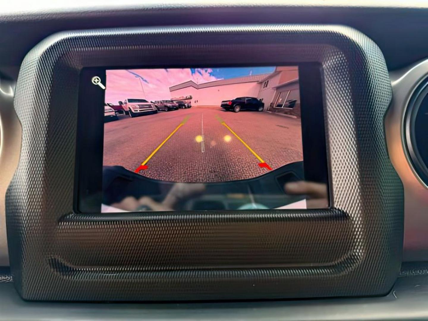 2020 WHITE /Black Jeep Gladiator Sport S 4x4 (1C6HJTAG9LL) with an 3.6L V-6 DOHC engine, AUTOMATIC transmission, located at 1235 N Woodruff Ave., Idaho Falls, 83401, (208) 523-1053, 43.507172, -112.000488 - At Timberline Auto, finding a great deal on your next vehicle is always easy! Our experienced sales staff's goal is to help find you the right vehicle at the right price! Our knowledgeable finance department has options for almost any credit score. We offer extended service contract options to prote - Photo#17