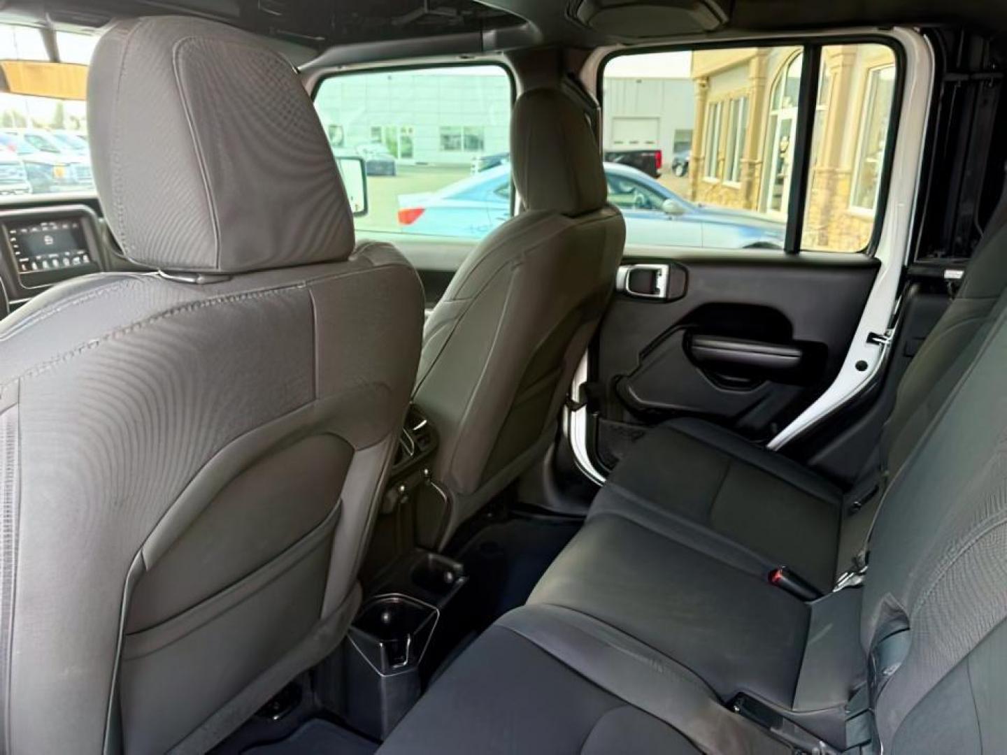 2020 WHITE /Black Jeep Gladiator Sport S 4x4 (1C6HJTAG9LL) with an 3.6L V-6 DOHC engine, AUTOMATIC transmission, located at 1235 N Woodruff Ave., Idaho Falls, 83401, (208) 523-1053, 43.507172, -112.000488 - At Timberline Auto, finding a great deal on your next vehicle is always easy! Our experienced sales staff's goal is to help find you the right vehicle at the right price! Our knowledgeable finance department has options for almost any credit score. We offer extended service contract options to prote - Photo#23