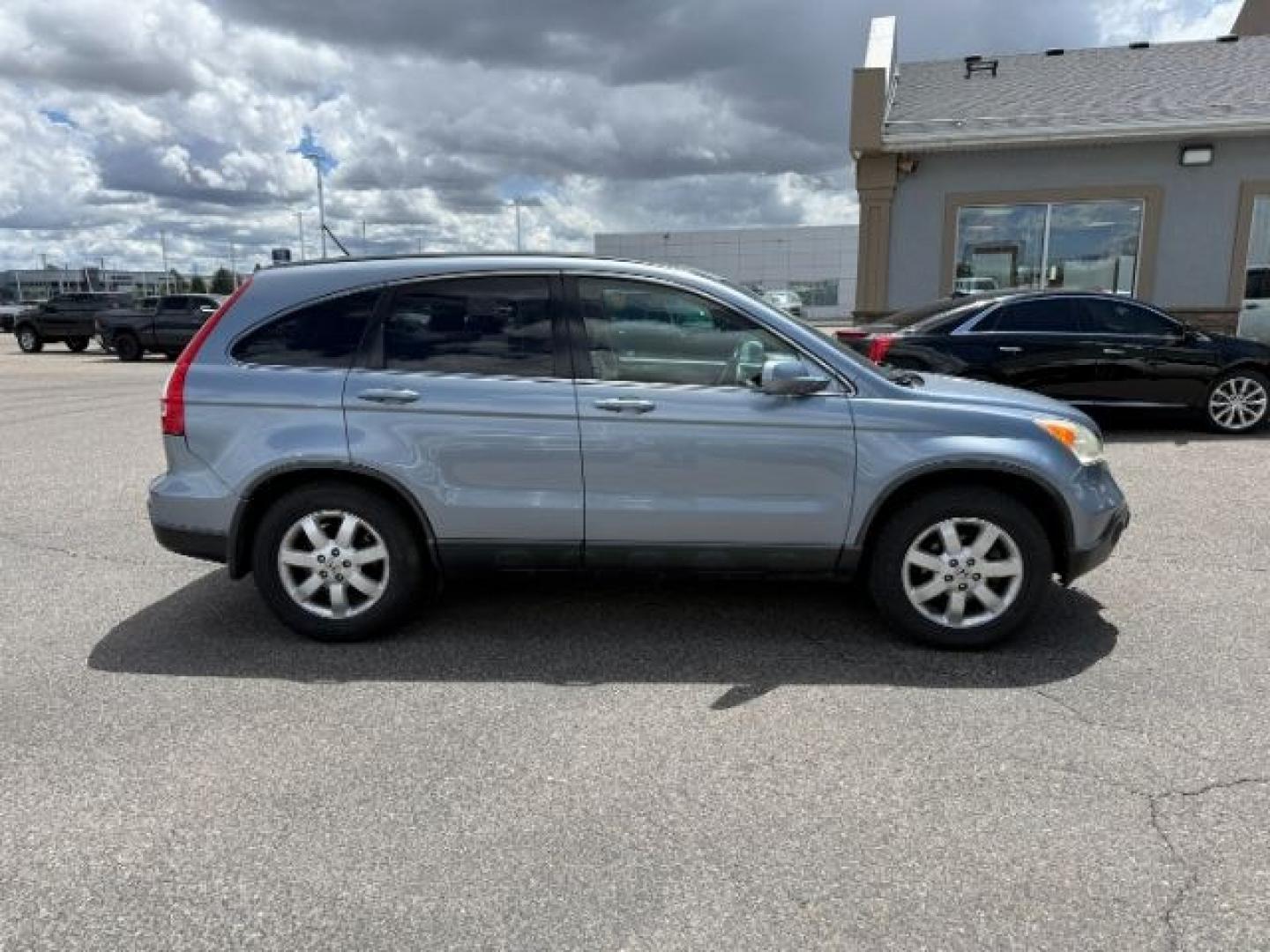 2007 BLUE /Black Honda CR-V EX-L (JHLRE48757C) with an 2.4L I-4 DOHC engine, AUTOMATIC transmission, located at 1235 N Woodruff Ave., Idaho Falls, 83401, (208) 523-1053, 43.507172, -112.000488 - At Timberline Auto, finding a great deal on your next vehicle is always easy! Our experienced sales staff's goal is to help find you the right vehicle at the right price! Our knowledgeable finance department has options for almost any credit score. We offer extended service contract options to prote - Photo#31
