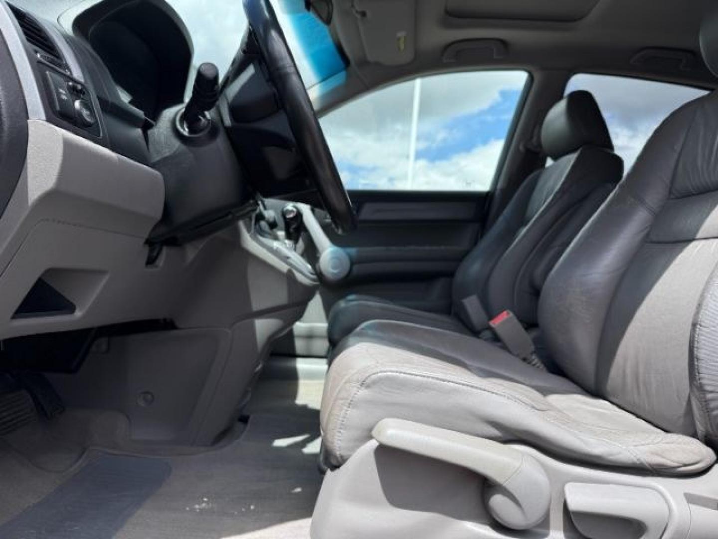 2007 BLUE /Black Honda CR-V EX-L (JHLRE48757C) with an 2.4L I-4 DOHC engine, AUTOMATIC transmission, located at 1235 N Woodruff Ave., Idaho Falls, 83401, (208) 523-1053, 43.507172, -112.000488 - At Timberline Auto, finding a great deal on your next vehicle is always easy! Our experienced sales staff's goal is to help find you the right vehicle at the right price! Our knowledgeable finance department has options for almost any credit score. We offer extended service contract options to prote - Photo#37