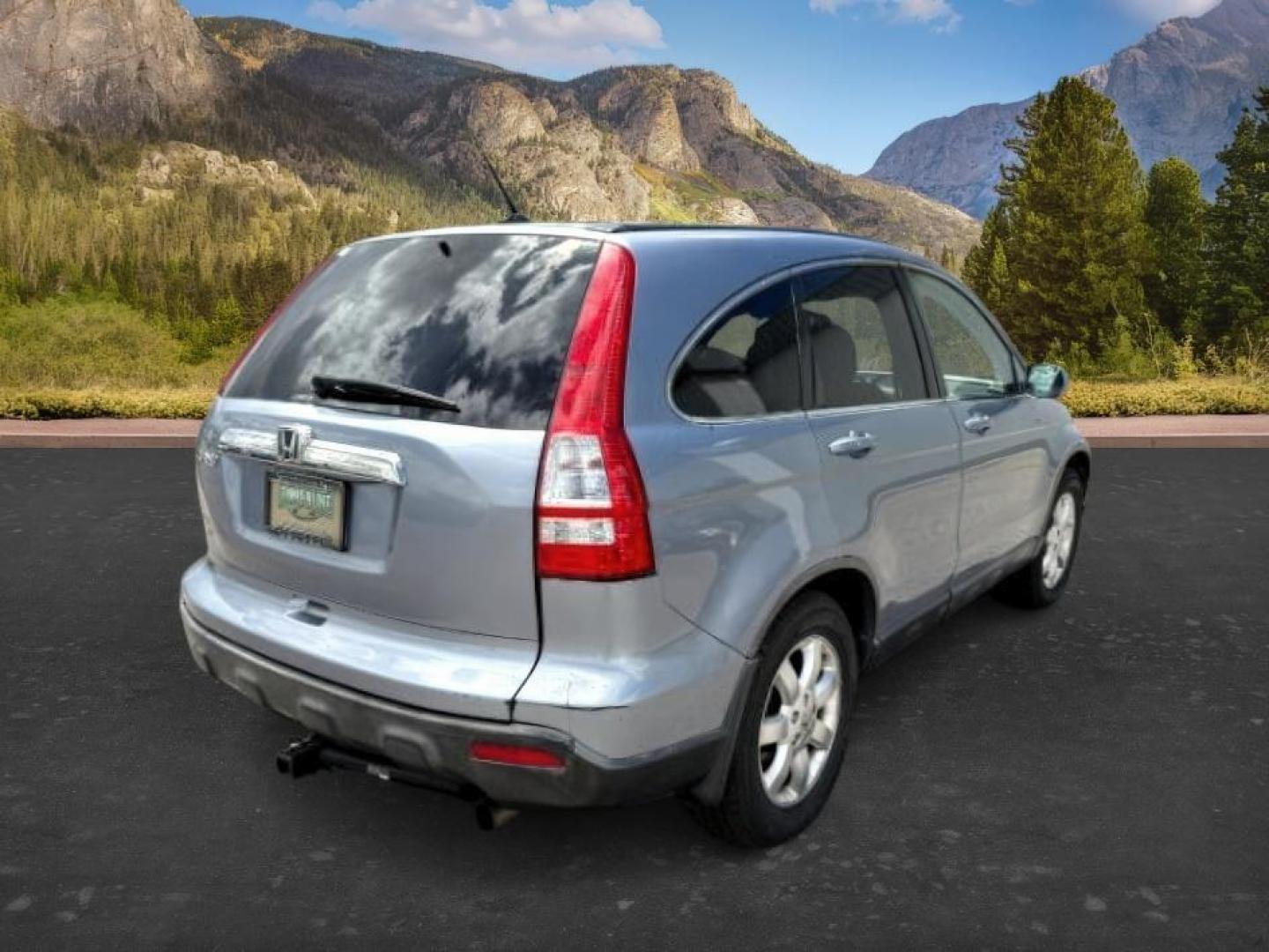 2007 BLUE /Black Honda CR-V EX-L (JHLRE48757C) with an 2.4L I-4 DOHC engine, AUTOMATIC transmission, located at 1235 N Woodruff Ave., Idaho Falls, 83401, (208) 523-1053, 43.507172, -112.000488 - At Timberline Auto, finding a great deal on your next vehicle is always easy! Our experienced sales staff's goal is to help find you the right vehicle at the right price! Our knowledgeable finance department has options for almost any credit score. We offer extended service contract options to prote - Photo#5