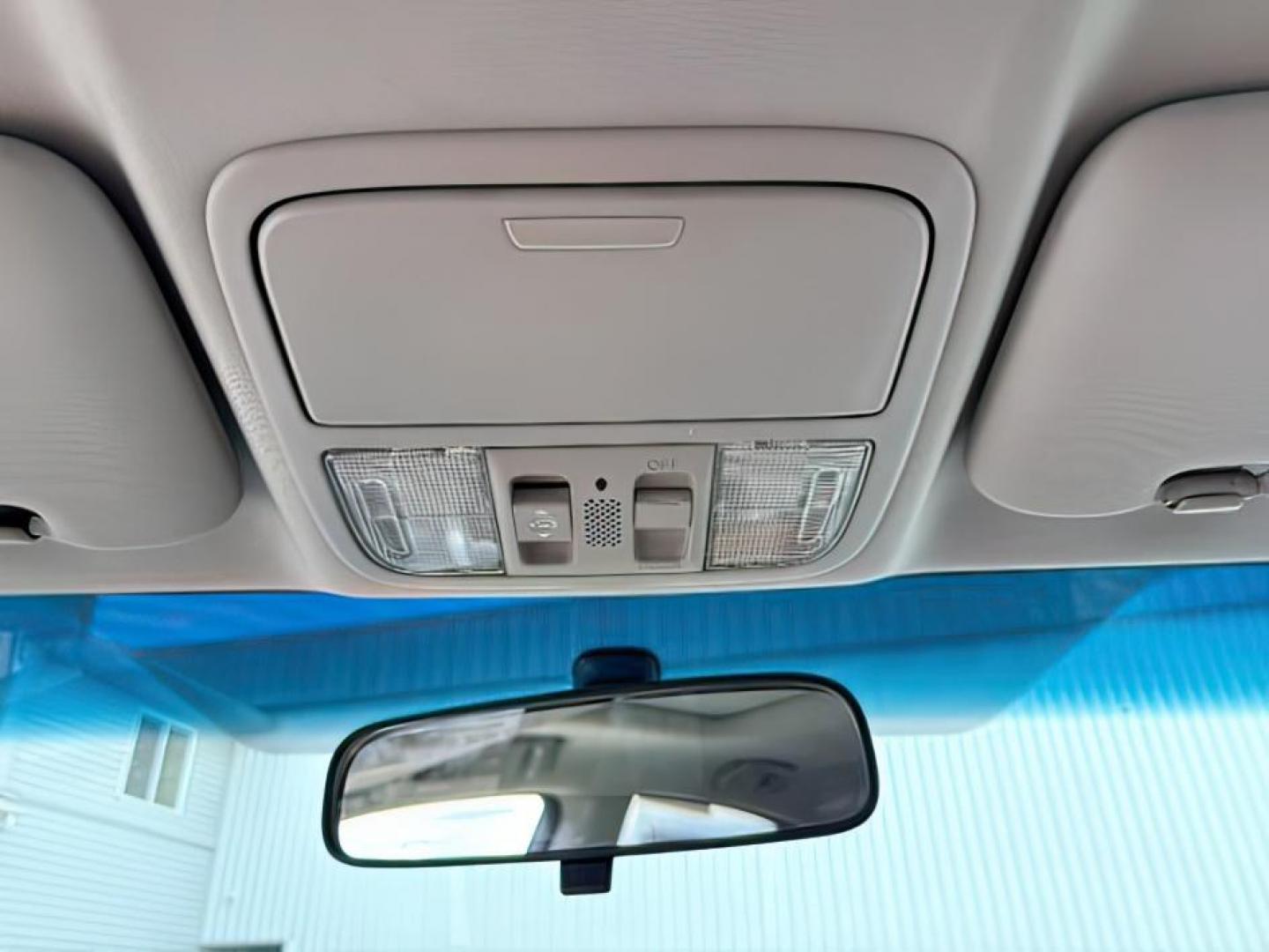 2007 BLUE /Black Honda CR-V EX-L (JHLRE48757C) with an 2.4L I-4 DOHC engine, AUTOMATIC transmission, located at 1235 N Woodruff Ave., Idaho Falls, 83401, (208) 523-1053, 43.507172, -112.000488 - At Timberline Auto, finding a great deal on your next vehicle is always easy! Our experienced sales staff's goal is to help find you the right vehicle at the right price! Our knowledgeable finance department has options for almost any credit score. We offer extended service contract options to prote - Photo#17