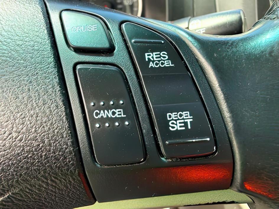 2007 BLUE /Black Honda CR-V EX-L (JHLRE48757C) with an 2.4L I-4 DOHC engine, AUTOMATIC transmission, located at 1235 N Woodruff Ave., Idaho Falls, 83401, (208) 523-1053, 43.507172, -112.000488 - This 2007 Honda CR-V is a practical compact SUV built for dependable daily use and flexible cargo hauling. Powered by a 2.4L I4 engine, it delivers consistent performance with efficient operation for commuting, errands, and longer drives. AWD capability adds confidence in changing road conditions, m- Photo#18