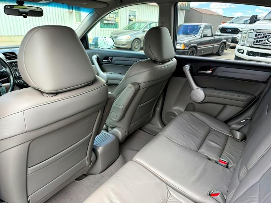 2007 BLUE /Black Honda CR-V EX-L (JHLRE48757C) with an 2.4L I-4 DOHC engine, AUTOMATIC transmission, located at 1235 N Woodruff Ave., Idaho Falls, 83401, (208) 523-1053, 43.507172, -112.000488 - This 2007 Honda CR-V is a practical compact SUV built for dependable daily use and flexible cargo hauling. Powered by a 2.4L I4 engine, it delivers consistent performance with efficient operation for commuting, errands, and longer drives. AWD capability adds confidence in changing road conditions, m- Photo#23