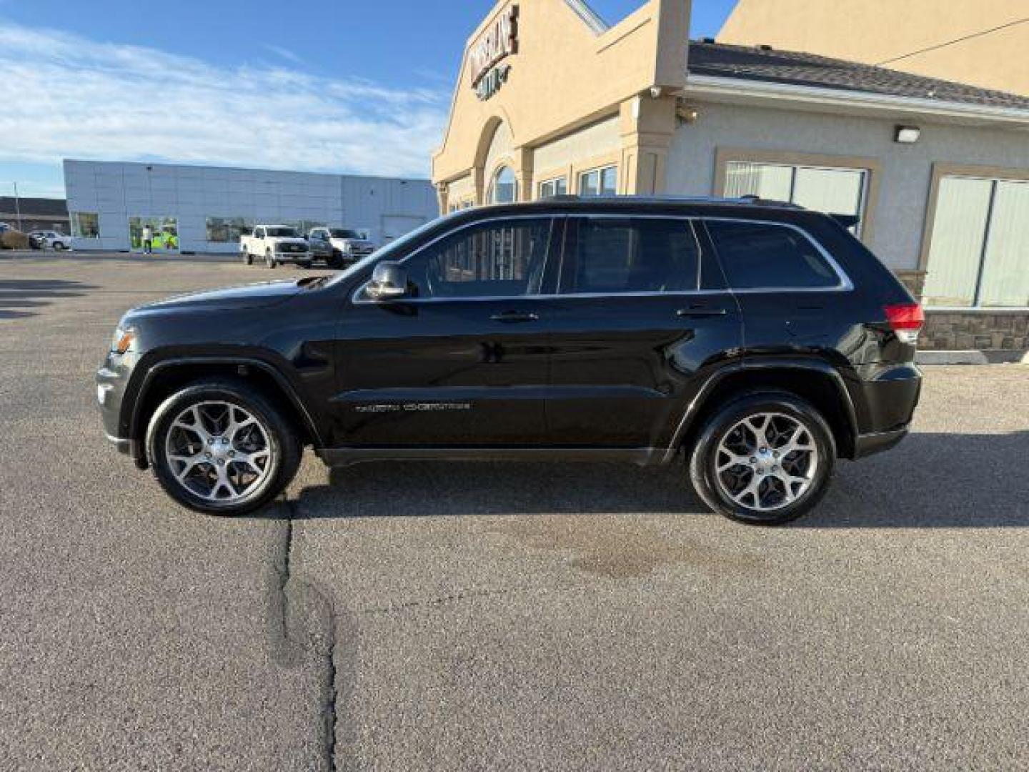 2018 BLACK /Black Jeep Grand Cherokee (1C4RJFBG2JC) with an Pentastar 36L V-6 DOHC engine, Automatic transmission, located at 1175 N Woodruff Ave, Idaho Falls, ID, 83401, 43.506901, -111.999657 - At Timberline Auto, finding a great deal on your next vehicle is always easy! Our experienced sales staff's goal is to help find you the right vehicle at the right price! Our knowledgeable finance department has options for almost any credit score. We offer extended service contract options to prote - Photo#1