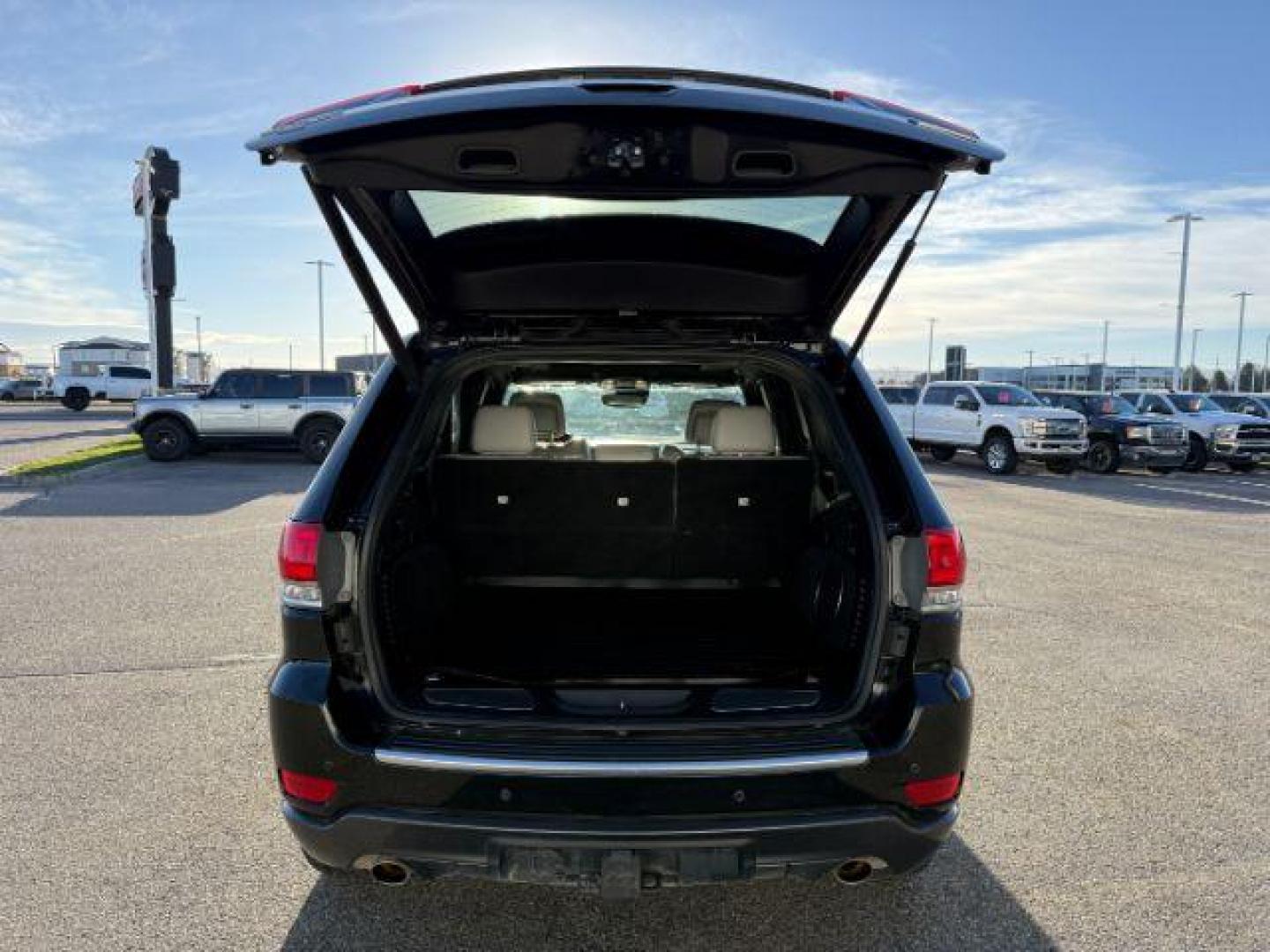 2018 BLACK /Black Jeep Grand Cherokee (1C4RJFBG2JC) with an Pentastar 36L V-6 DOHC engine, Automatic transmission, located at 1175 N Woodruff Ave, Idaho Falls, ID, 83401, 43.506901, -111.999657 - At Timberline Auto, finding a great deal on your next vehicle is always easy! Our experienced sales staff's goal is to help find you the right vehicle at the right price! Our knowledgeable finance department has options for almost any credit score. We offer extended service contract options to prote - Photo#5
