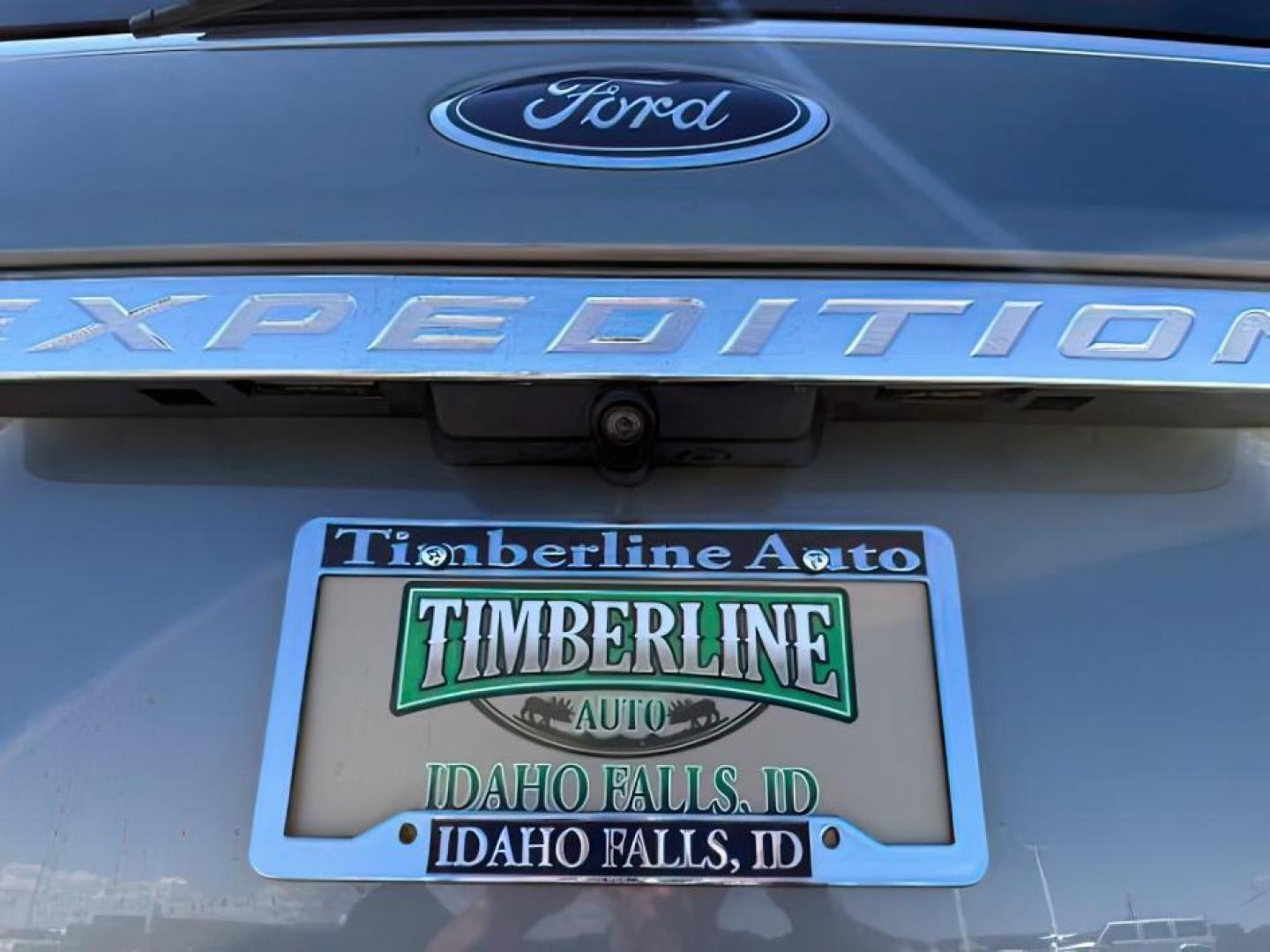 2019 OLIVE /Ebony Ford Expedition MAX (1FMJK1JT9KE) with an EcoBoost 35L V-6 gasoline direct injection engine, Automatic transmission, located at 1175 N Woodruff Ave, Idaho Falls, ID, 83401, 43.506901, -111.999657 - At Timberline Auto, finding a great deal on your next vehicle is always easy! Our experienced sales staff's goal is to help find you the right vehicle at the right price! Our knowledgeable finance department has options for almost any credit score. We offer extended service contract options to prote - Photo#4