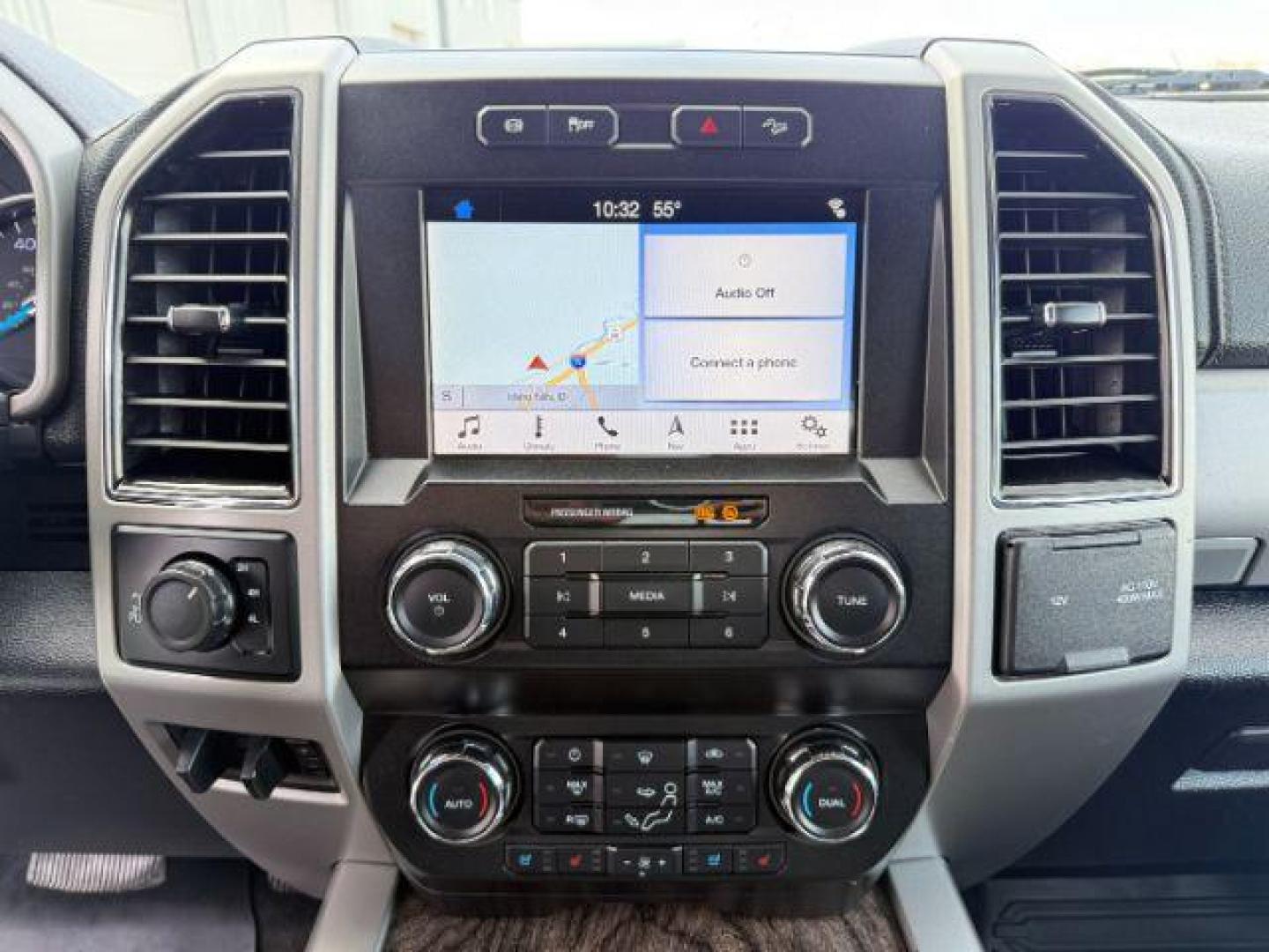 2019 WHITE /Black Ford F-250 LARIAT (1FT7W2BT2KE) with an Powerstroke 6.7L V-8 diesel direct injection engine, AUTOMATIC transmission, located at 1235 N Woodruff Ave., Idaho Falls, 83401, (208) 523-1053, 43.507172, -112.000488 - At Timberline Auto, finding a great deal on your next vehicle is always easy! Our experienced sales staff's goal is to help find you the right vehicle at the right price! Our knowledgeable finance department has options for almost any credit score. We offer extended service contract options to prote - Photo#44