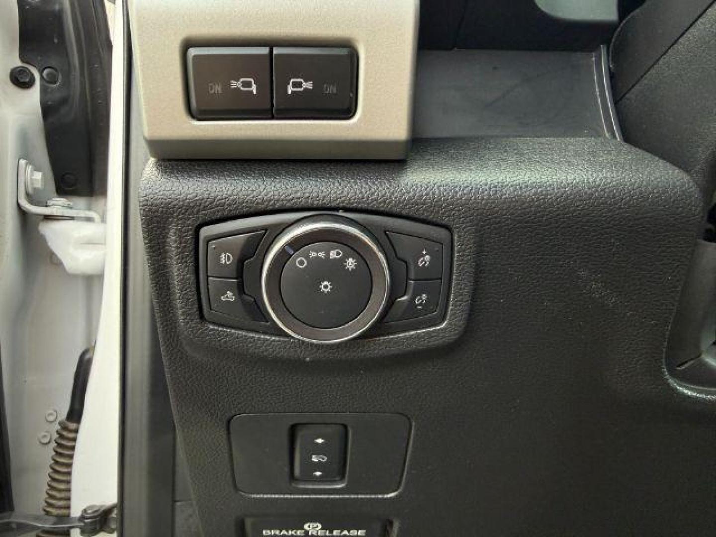 2019 WHITE /Black Ford F-250 LARIAT (1FT7W2BT2KE) with an Powerstroke 6.7L V-8 diesel direct injection engine, AUTOMATIC transmission, located at 1235 N Woodruff Ave., Idaho Falls, 83401, (208) 523-1053, 43.507172, -112.000488 - At Timberline Auto, finding a great deal on your next vehicle is always easy! Our experienced sales staff's goal is to help find you the right vehicle at the right price! Our knowledgeable finance department has options for almost any credit score. We offer extended service contract options to prote - Photo#49