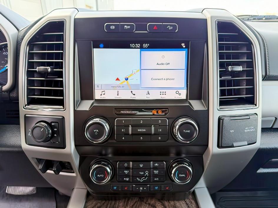 2019 WHITE /Black Ford F-250 LARIAT (1FT7W2BT2KE) with an Powerstroke 6.7L V-8 diesel direct injection engine, AUTOMATIC transmission, located at 1235 N Woodruff Ave., Idaho Falls, 83401, (208) 523-1053, 43.507172, -112.000488 - Clean, confident, and built with purpose, this 2019 Ford F-250 Super Duty brings serious diesel strength with its 6.7L Power Stroke under the hood, ready for demanding towing and heavy hauling. The bed cover adds secure, weather-protected storage that keeps gear and tools locked down and organized,- Photo#16