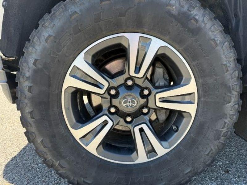 2016 Super White /Hickory Toyota Tacoma Limited (5TFHZ5BN0GX) with an V6, 3.5L engine, 6-speed automatic transmission, located at 1175 N Woodruff Ave, Idaho Falls, ID, 83401, 43.506901, -111.999657 - <b>Vehicle Details</b><br>Looking for a capable midsize truck with premium comfort? This 2016 Toyota Tacoma Limited 4WD in Idaho Falls, ID is a smart choice for drivers who want rugged performance and refined features in one dependable package. Powered by a V6, 3.5L gasoline engine, this Toyota Taco- Photo#11