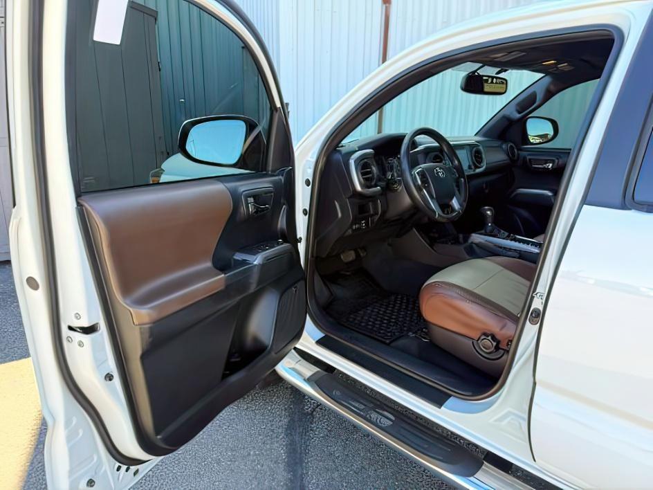 2016 Super White /Hickory Toyota Tacoma (5TFHZ5BN0GX) with an 35L V-6 portdirect injection engine, Automatic transmission, located at 1175 N Woodruff Ave, Idaho Falls, ID, 83401, 43.506901, -111.999657 - At Timberline Auto, finding a great deal on your next vehicle is always easy! Our experienced sales staff's goal is to help find you the right vehicle at the right price! Our knowledgeable finance department has options for almost any credit score. We offer extended service contract options to prote- Photo#12
