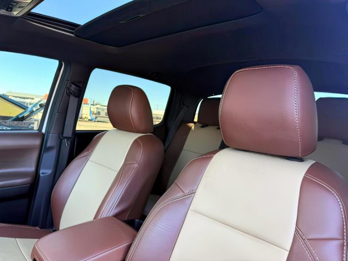 2016 Super White /Hickory Toyota Tacoma (5TFHZ5BN0GX) with an 35L V-6 portdirect injection engine, Automatic transmission, located at 1175 N Woodruff Ave, Idaho Falls, ID, 83401, 43.506901, -111.999657 - At Timberline Auto, finding a great deal on your next vehicle is always easy! Our experienced sales staff's goal is to help find you the right vehicle at the right price! Our knowledgeable finance department has options for almost any credit score. We offer extended service contract options to prote - Photo#22