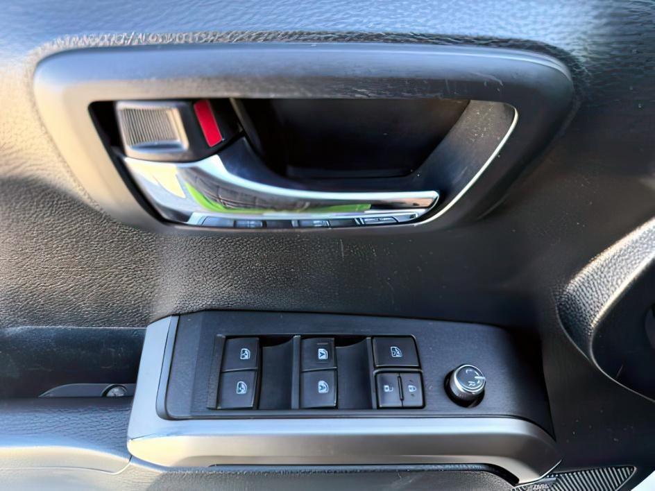 2016 Super White /Hickory Toyota Tacoma (5TFHZ5BN0GX) with an 35L V-6 portdirect injection engine, Automatic transmission, located at 1175 N Woodruff Ave, Idaho Falls, ID, 83401, 43.506901, -111.999657 - At Timberline Auto, finding a great deal on your next vehicle is always easy! Our experienced sales staff's goal is to help find you the right vehicle at the right price! Our knowledgeable finance department has options for almost any credit score. We offer extended service contract options to prote- Photo#23