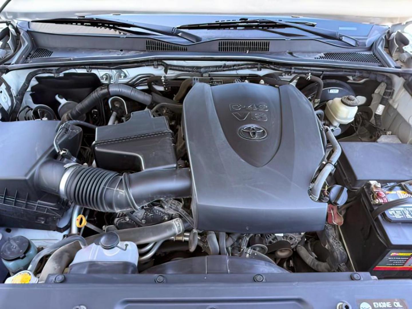 2016 Super White /Hickory Toyota Tacoma (5TFHZ5BN0GX) with an 35L V-6 portdirect injection engine, Automatic transmission, located at 1175 N Woodruff Ave, Idaho Falls, ID, 83401, 43.506901, -111.999657 - At Timberline Auto, finding a great deal on your next vehicle is always easy! Our experienced sales staff's goal is to help find you the right vehicle at the right price! Our knowledgeable finance department has options for almost any credit score. We offer extended service contract options to prote - Photo#26