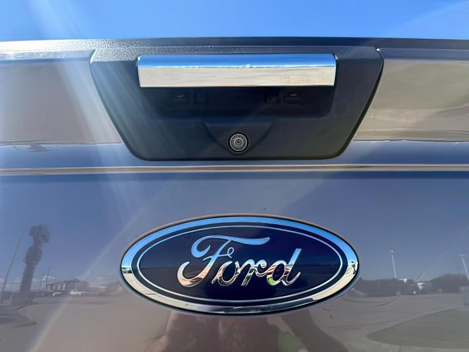 2019 GRAY /Black Ford F-150 (1FTEW1E43KK) with an EcoBoost 35L V-6 portdirect injection engine, Automatic transmission, located at 1175 N Woodruff Ave, Idaho Falls, ID, 83401, 43.506901, -111.999657 - Interior flexibility and full size truck practicality come together in this 2019 Ford F-150 SuperCrew 4x4, giving drivers a setup that works well for both daily use and truck duties. Equipped with a foldable front bench seat configuration, the cabin can adapt for added seating capacity or create add- Photo#4