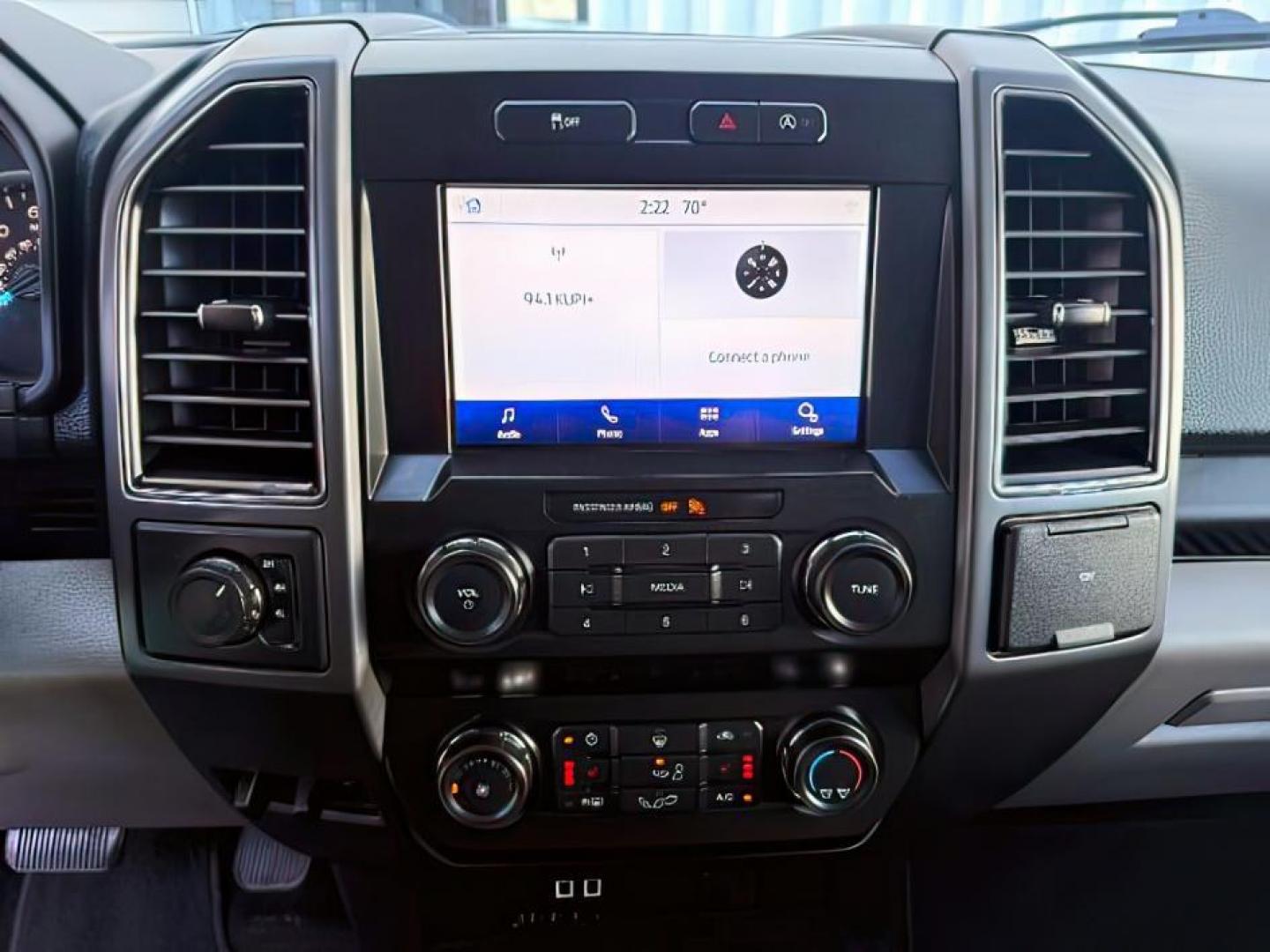 2019 GRAY /Black Ford F-150 XLT (1FTEW1E43KK) with an EcoBoost 3.5L V-6 port/direct injection engine, AUTOMATIC transmission, located at 1235 N Woodruff Ave., Idaho Falls, 83401, (208) 523-1053, 43.507172, -112.000488 - At Timberline Auto, finding a great deal on your next vehicle is always easy! Our experienced sales staff's goal is to help find you the right vehicle at the right price! Our knowledgeable finance department has options for almost any credit score. We offer extended service contract options to prote - Photo#15