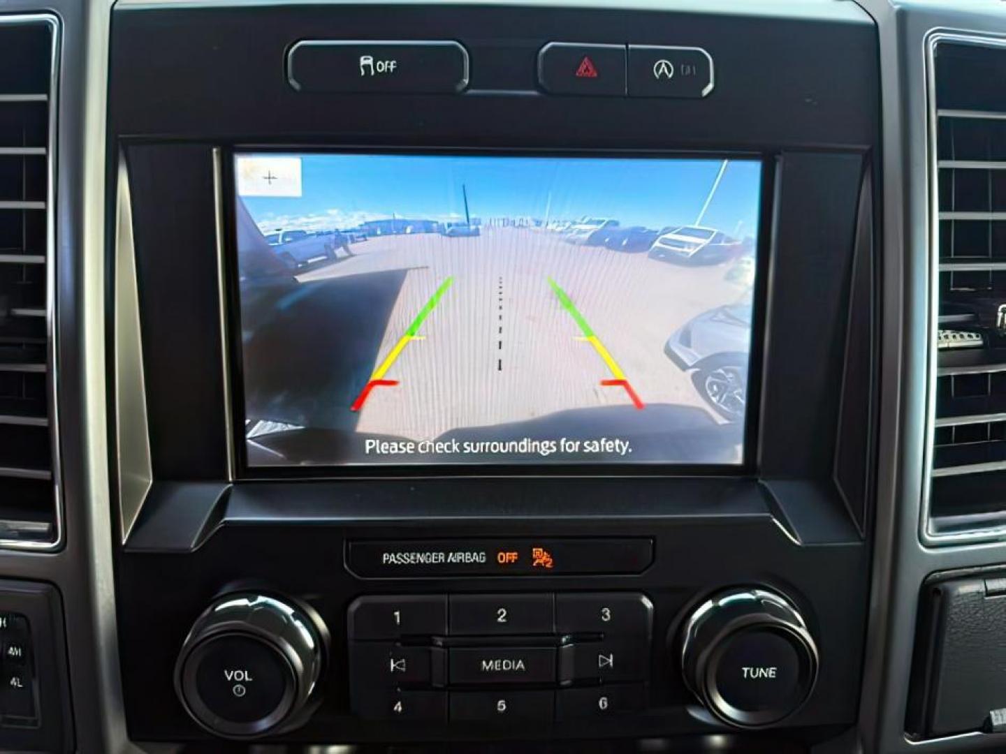 2019 GRAY /Black Ford F-150 XLT (1FTEW1E43KK) with an EcoBoost 3.5L V-6 port/direct injection engine, AUTOMATIC transmission, located at 1235 N Woodruff Ave., Idaho Falls, 83401, (208) 523-1053, 43.507172, -112.000488 - At Timberline Auto, finding a great deal on your next vehicle is always easy! Our experienced sales staff's goal is to help find you the right vehicle at the right price! Our knowledgeable finance department has options for almost any credit score. We offer extended service contract options to prote - Photo#16