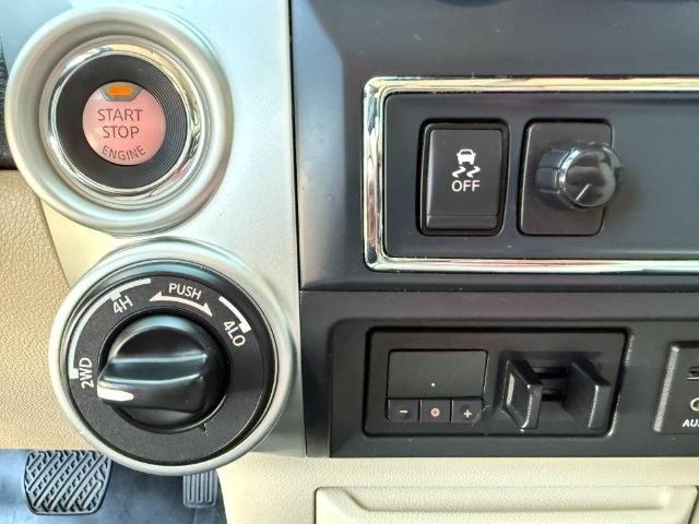 2016 GRAY /Black Nissan TITAN XD SV Diesel (1N6BA1F32GN) with an 5L V-8 diesel direct injection engine, AUTOMATIC transmission, located at 1235 N Woodruff Ave., Idaho Falls, 83401, (208) 523-1053, 43.507172, -112.000488 - Daily truck practicality and heavy duty functionality come together in this 2016 Nissan Titan XD Crew Cab 4x4, combining full size pickup utility with the added strength of the XD platform. Equipped with a 5.0L Cummins turbo diesel V8 and four wheel drive capability, this truck offers diesel power p- Photo#43