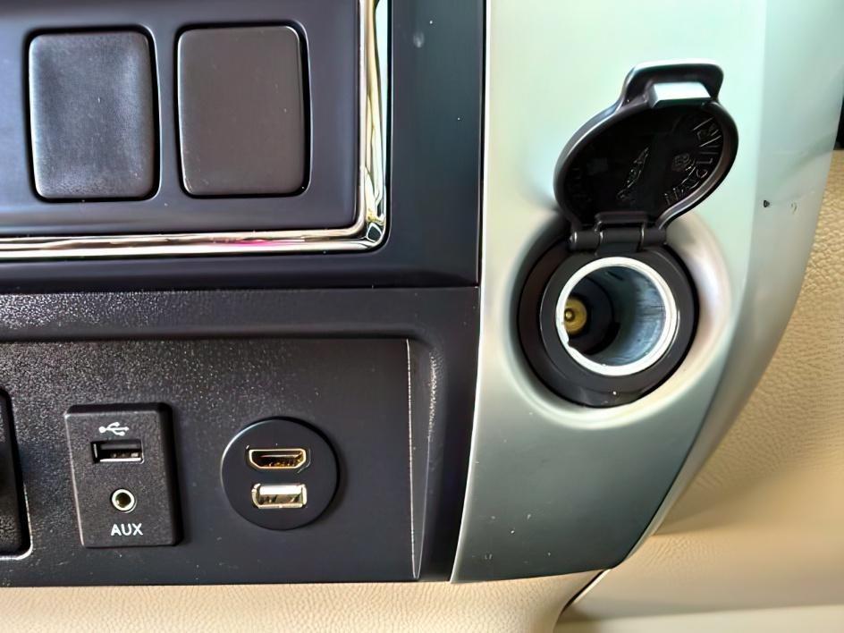 2016 GRAY /Black Nissan TITAN XD SV Diesel (1N6BA1F32GN) with an 5L V-8 diesel direct injection engine, AUTOMATIC transmission, located at 1235 N Woodruff Ave., Idaho Falls, 83401, (208) 523-1053, 43.507172, -112.000488 - Daily truck practicality and heavy duty functionality come together in this 2016 Nissan Titan XD Crew Cab 4x4, combining full size pickup utility with the added strength of the XD platform. Equipped with a 5.0L Cummins turbo diesel V8 and four wheel drive capability, this truck offers diesel power p- Photo#17