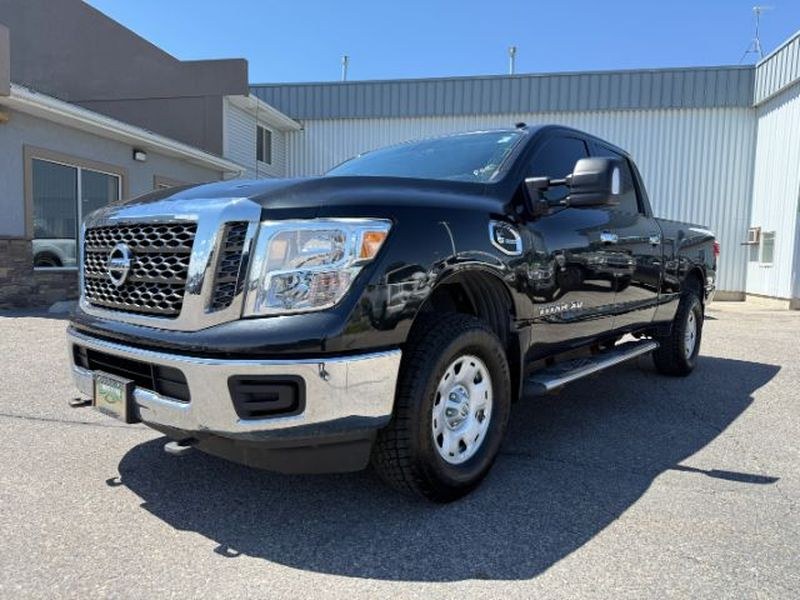 photo of 2016 Nissan TITAN XD SV Diesel