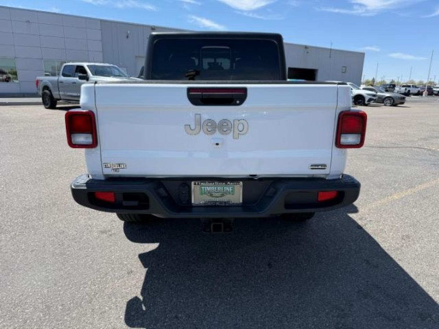 2022 WHITE /Black Jeep Gladiator (1C6HJTFG9NL) with an 36L V-6 DOHC engine, Automatic transmission, located at 1175 N Woodruff Ave, Idaho Falls, ID, 83401, 43.506901, -111.999657 - At Timberline Auto, finding a great deal on your next vehicle is always easy! Our experienced sales staff's goal is to help find you the right vehicle at the right price! Our knowledgeable finance department has options for almost any credit score. We offer extended service contract options to prote - Photo#31
