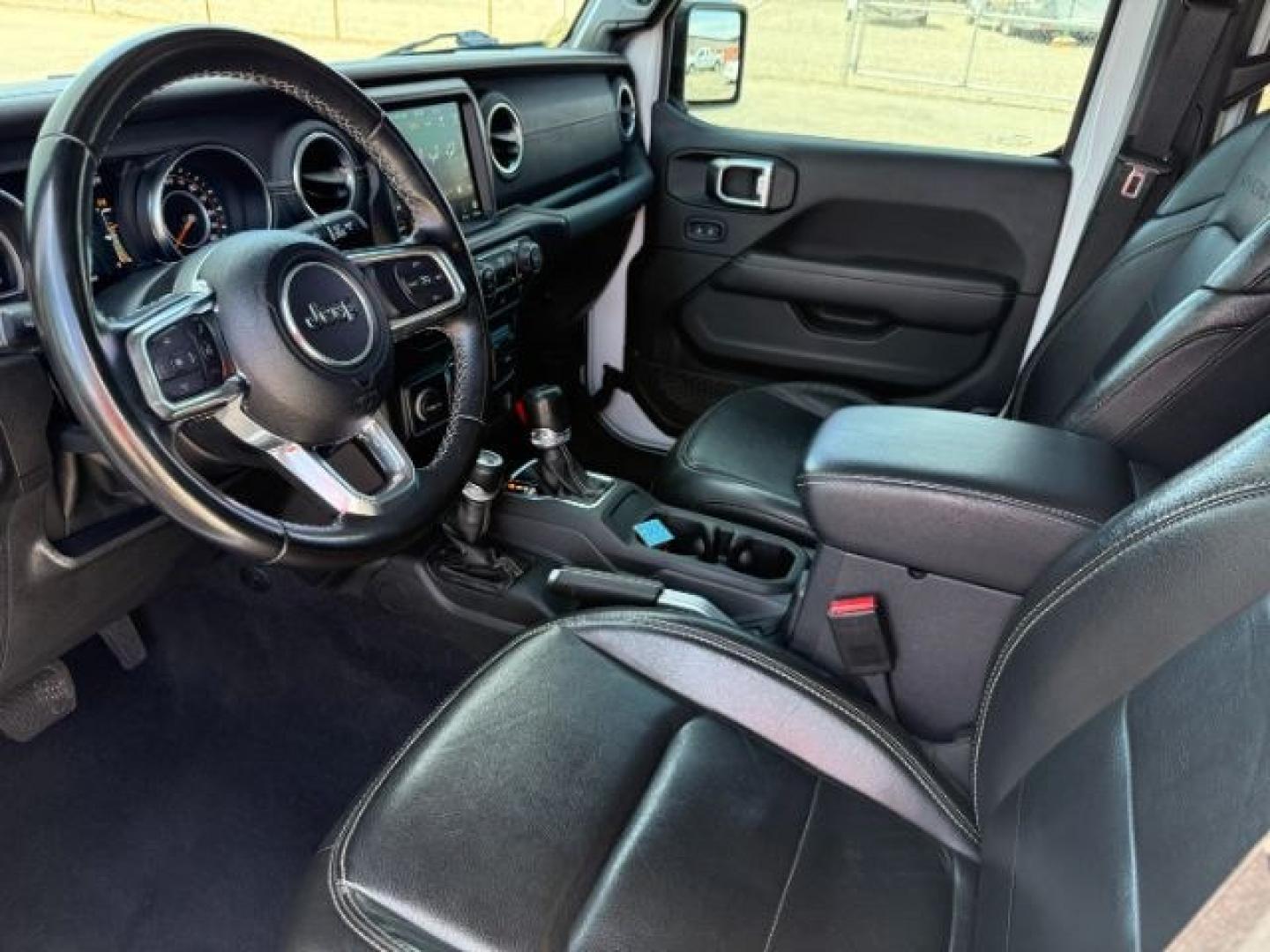 2022 WHITE /Black Jeep Gladiator (1C6HJTFG9NL) with an 36L V-6 DOHC engine, Automatic transmission, located at 1175 N Woodruff Ave, Idaho Falls, ID, 83401, 43.506901, -111.999657 - At Timberline Auto, finding a great deal on your next vehicle is always easy! Our experienced sales staff's goal is to help find you the right vehicle at the right price! Our knowledgeable finance department has options for almost any credit score. We offer extended service contract options to prote - Photo#42