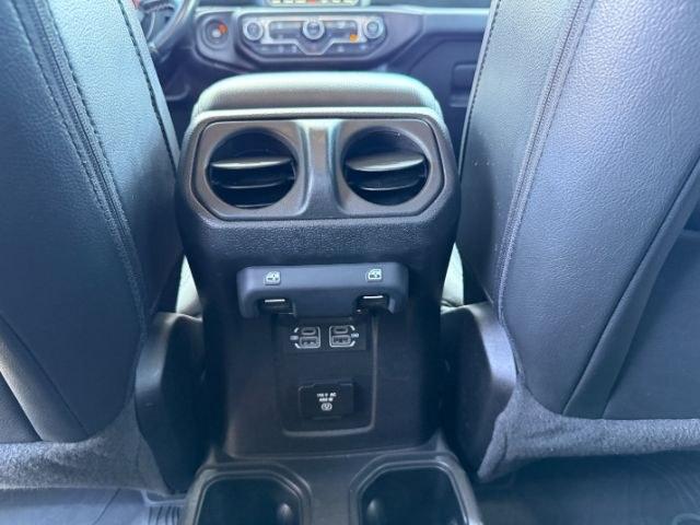 2022 WHITE /Black Jeep Gladiator Overland 4x4 (1C6HJTFG9NL) with an 3.6L V-6 DOHC engine, AUTOMATIC transmission, located at 1235 N Woodruff Ave., Idaho Falls, 83401, (208) 523-1053, 43.507172, -112.000488- Photo#53