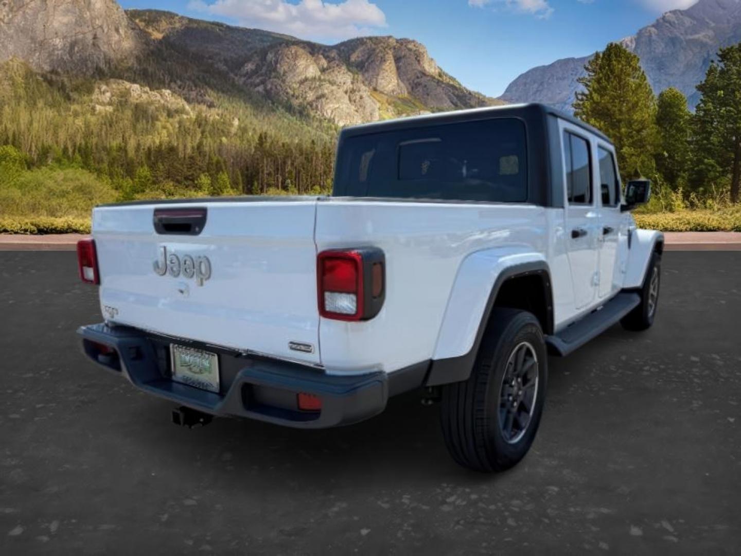 2022 WHITE /Black Jeep Gladiator (1C6HJTFG9NL) with an 36L V-6 DOHC engine, Automatic transmission, located at 1175 N Woodruff Ave, Idaho Falls, ID, 83401, 43.506901, -111.999657 - At Timberline Auto, finding a great deal on your next vehicle is always easy! Our experienced sales staff's goal is to help find you the right vehicle at the right price! Our knowledgeable finance department has options for almost any credit score. We offer extended service contract options to prote - Photo#6