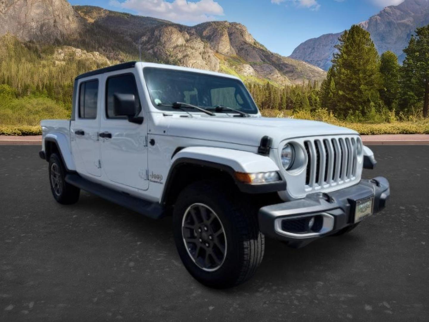 2022 WHITE /Black Jeep Gladiator (1C6HJTFG9NL) with an 36L V-6 DOHC engine, Automatic transmission, located at 1175 N Woodruff Ave, Idaho Falls, ID, 83401, 43.506901, -111.999657 - At Timberline Auto, finding a great deal on your next vehicle is always easy! Our experienced sales staff's goal is to help find you the right vehicle at the right price! Our knowledgeable finance department has options for almost any credit score. We offer extended service contract options to prote - Photo#8