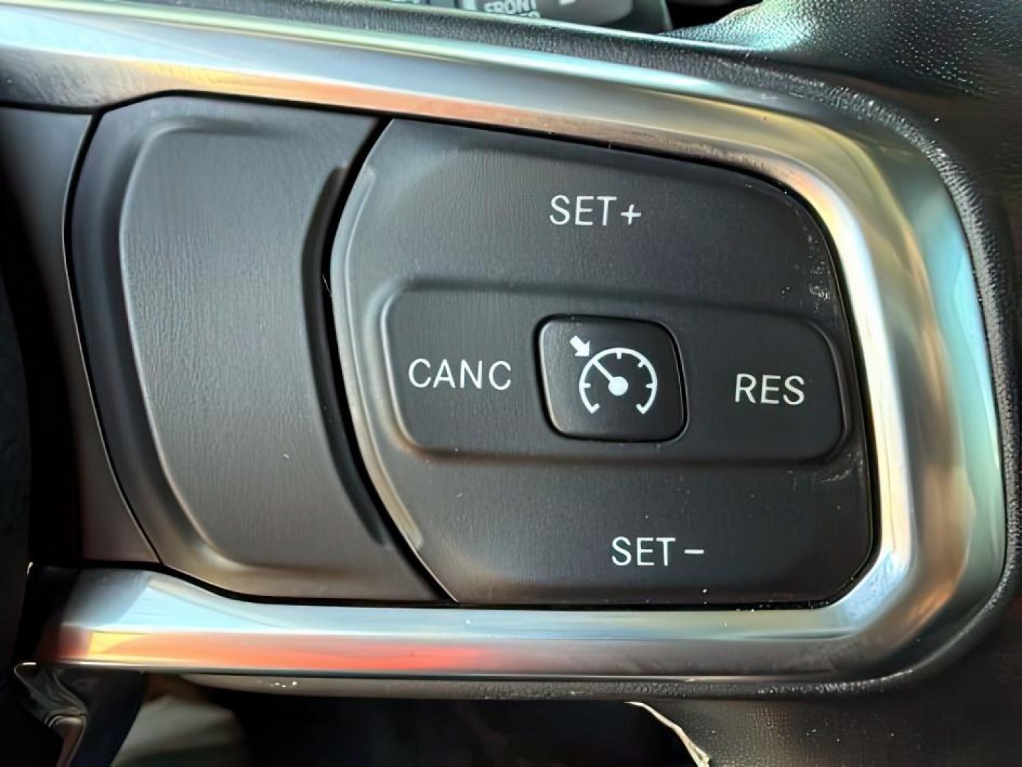 2022 WHITE /Black Jeep Gladiator (1C6HJTFG9NL) with an 36L V-6 DOHC engine, Automatic transmission, located at 1175 N Woodruff Ave, Idaho Falls, ID, 83401, 43.506901, -111.999657 - At Timberline Auto, finding a great deal on your next vehicle is always easy! Our experienced sales staff's goal is to help find you the right vehicle at the right price! Our knowledgeable finance department has options for almost any credit score. We offer extended service contract options to prote - Photo#20