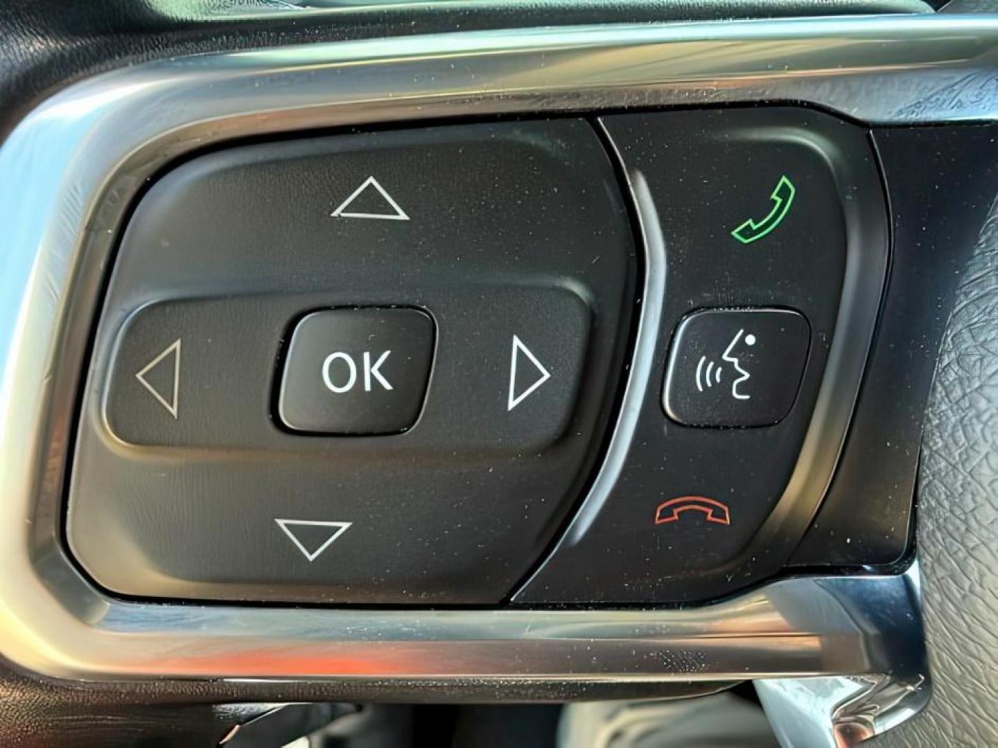 2022 WHITE /Black Jeep Gladiator (1C6HJTFG9NL) with an 36L V-6 DOHC engine, Automatic transmission, located at 1175 N Woodruff Ave, Idaho Falls, ID, 83401, 43.506901, -111.999657 - At Timberline Auto, finding a great deal on your next vehicle is always easy! Our experienced sales staff's goal is to help find you the right vehicle at the right price! Our knowledgeable finance department has options for almost any credit score. We offer extended service contract options to prote - Photo#21
