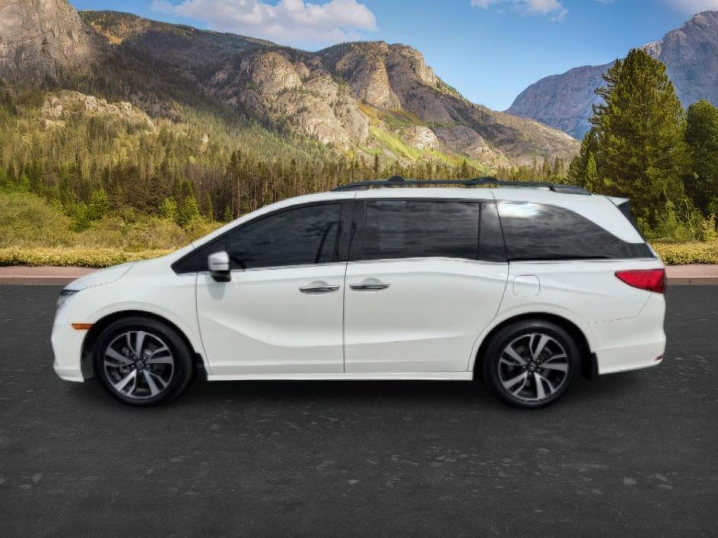 2018 WHITE /Gray Honda Odyssey (5FNRL6H94JB) with an 35L V-6 gasoline direct injection engine, Automatic transmission, located at 1175 N Woodruff Ave, Idaho Falls, ID, 83401, 43.506901, -111.999657 - At Timberline Auto, finding a great deal on your next vehicle is always easy! Our experienced sales staff's goal is to help find you the right vehicle at the right price! Our knowledgeable finance department has options for almost any credit score. We offer extended service contract options to prote - Photo#0