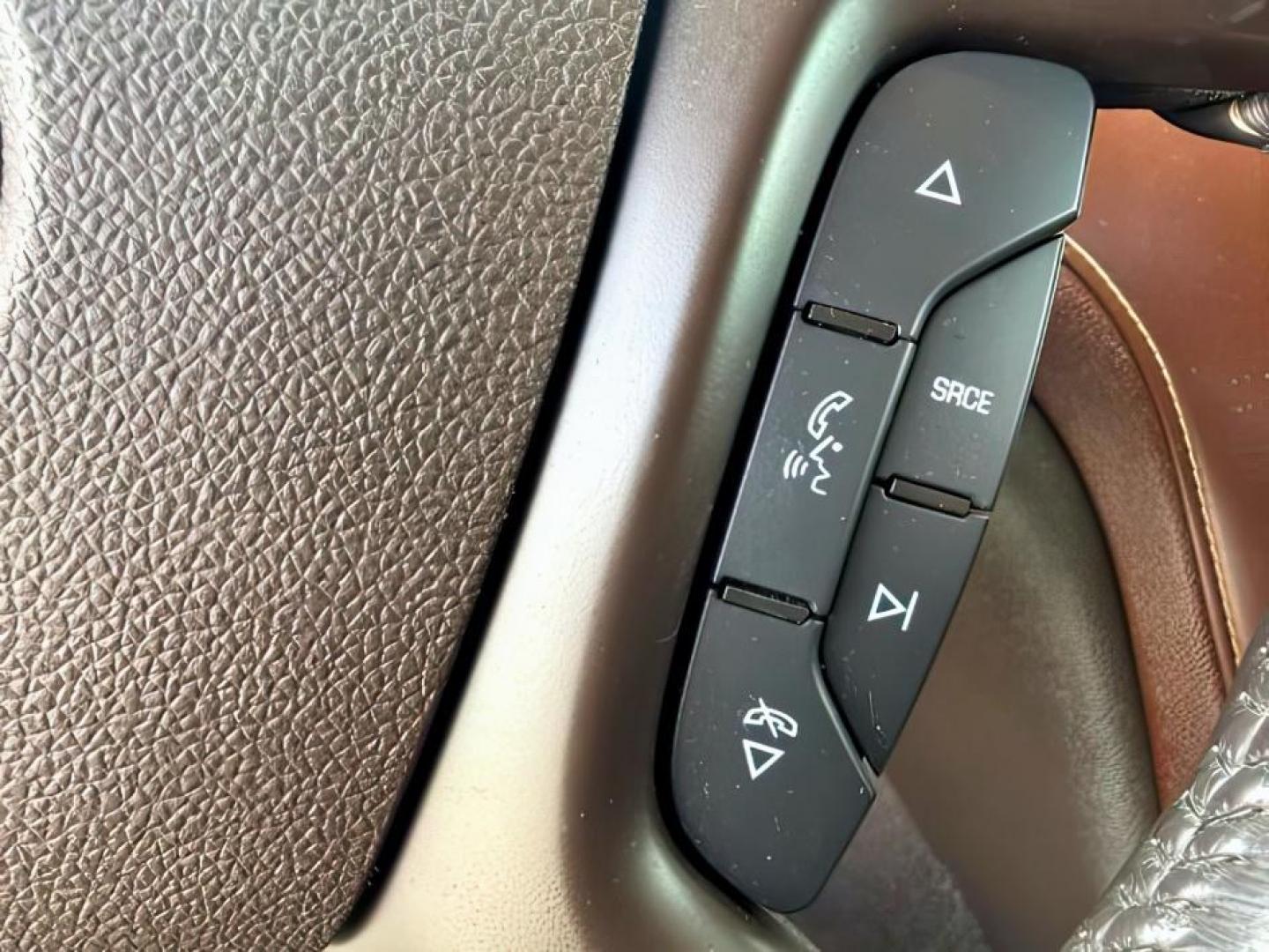 2014 GOLD /Ebony Buick Enclave (5GAKVCKD8EJ) with an 36L V-6 gasoline direct injection engine, Automatic transmission, located at 1175 N Woodruff Ave, Idaho Falls, ID, 83401, 43.506901, -111.999657 - At Timberline Auto, finding a great deal on your next vehicle is always easy! Our experienced sales staff's goal is to help find you the right vehicle at the right price! Our knowledgeable finance department has options for almost any credit score. We offer extended service contract options to prote - Photo#22