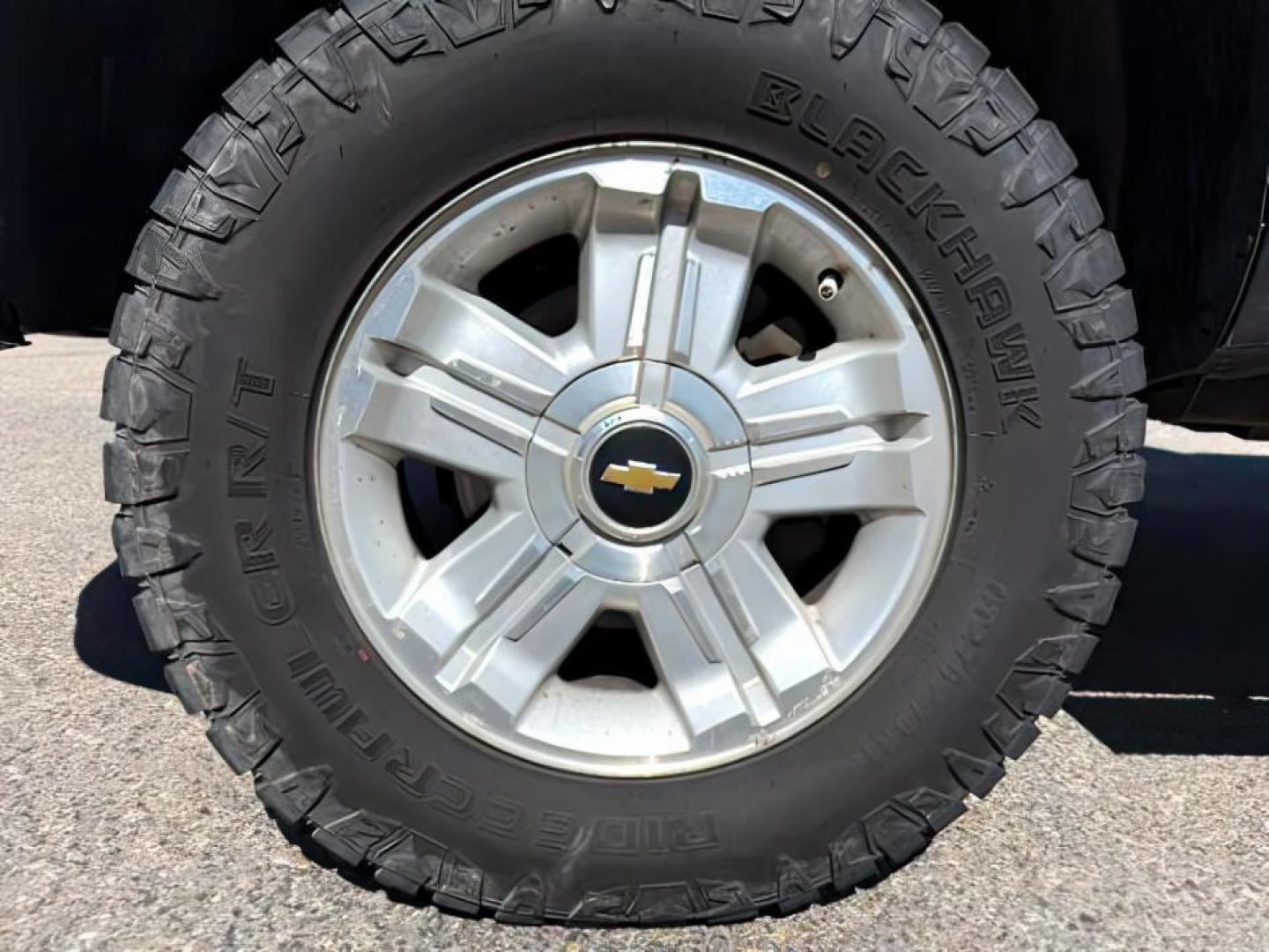 2008 Dark Cherry Metallic /Ebony Chevrolet Silverado 1500 (2GCEK19J181) with an Vortec 53L V-8 regular unleaded engine, Automatic transmission, located at 1175 N Woodruff Ave, Idaho Falls, ID, 83401, 43.506901, -111.999657 - At Timberline Auto, finding a great deal on your next vehicle is always easy! Our experienced sales staff's goal is to help find you the right vehicle at the right price! Our knowledgeable finance department has options for almost any credit score. We offer extended service contract options to prote - Photo#9