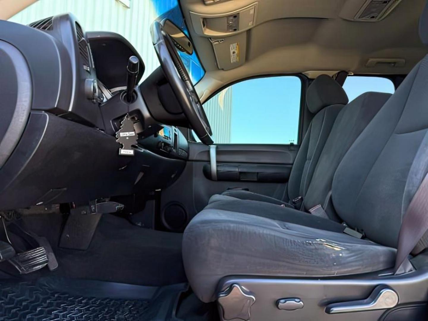 2008 Dark Cherry Metallic /Ebony Chevrolet Silverado 1500 (2GCEK19J181) with an Vortec 53L V-8 regular unleaded engine, Automatic transmission, located at 1175 N Woodruff Ave, Idaho Falls, ID, 83401, 43.506901, -111.999657 - At Timberline Auto, finding a great deal on your next vehicle is always easy! Our experienced sales staff's goal is to help find you the right vehicle at the right price! Our knowledgeable finance department has options for almost any credit score. We offer extended service contract options to prote - Photo#11