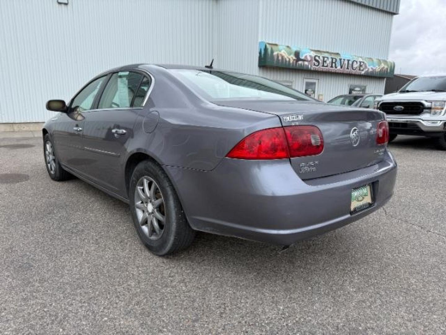 2007 GRAY /Titanium Buick Lucerne (1G4HD57257U) with an 38L V-6 regular unleaded engine, Automatic transmission, located at 1175 N Woodruff Ave, Idaho Falls, ID, 83401, 43.506901, -111.999657 - At Timberline Auto, finding a great deal on your next vehicle is always easy! Our experienced sales staff's goal is to help find you the right vehicle at the right price! Our knowledgeable finance department has options for almost any credit score. We offer extended service contract options to prote - Photo#22