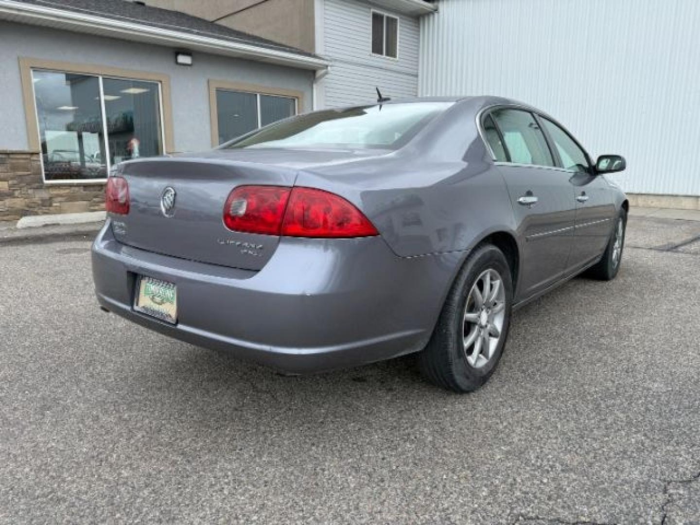 2007 GRAY /Titanium Buick Lucerne (1G4HD57257U) with an 38L V-6 regular unleaded engine, Automatic transmission, located at 1175 N Woodruff Ave, Idaho Falls, ID, 83401, 43.506901, -111.999657 - At Timberline Auto, finding a great deal on your next vehicle is always easy! Our experienced sales staff's goal is to help find you the right vehicle at the right price! Our knowledgeable finance department has options for almost any credit score. We offer extended service contract options to prote - Photo#24