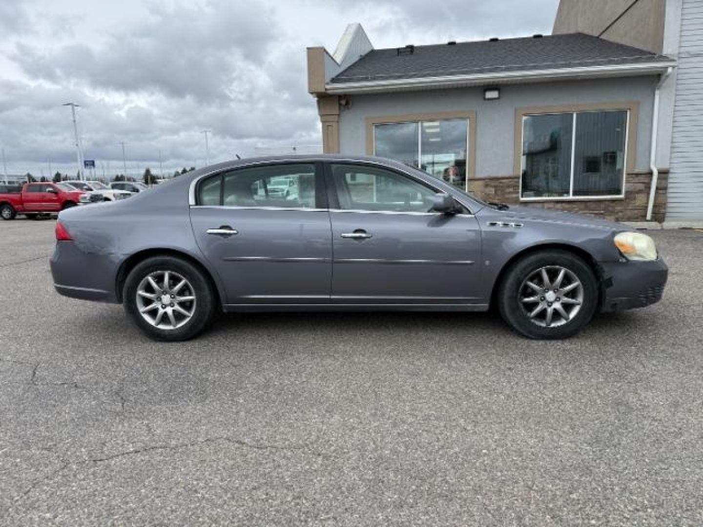 2007 GRAY /Titanium Buick Lucerne (1G4HD57257U) with an 38L V-6 regular unleaded engine, Automatic transmission, located at 1175 N Woodruff Ave, Idaho Falls, ID, 83401, 43.506901, -111.999657 - At Timberline Auto, finding a great deal on your next vehicle is always easy! Our experienced sales staff's goal is to help find you the right vehicle at the right price! Our knowledgeable finance department has options for almost any credit score. We offer extended service contract options to prote - Photo#25