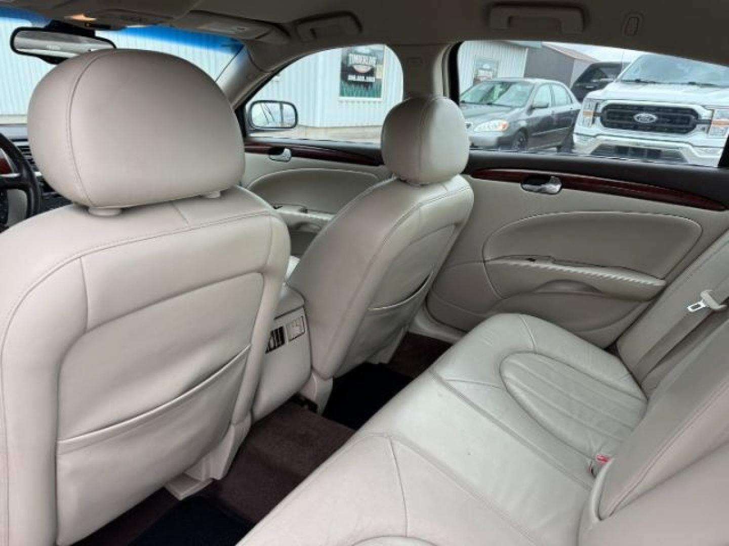 2007 GRAY /Titanium Buick Lucerne (1G4HD57257U) with an 38L V-6 regular unleaded engine, Automatic transmission, located at 1175 N Woodruff Ave, Idaho Falls, ID, 83401, 43.506901, -111.999657 - At Timberline Auto, finding a great deal on your next vehicle is always easy! Our experienced sales staff's goal is to help find you the right vehicle at the right price! Our knowledgeable finance department has options for almost any credit score. We offer extended service contract options to prote - Photo#38