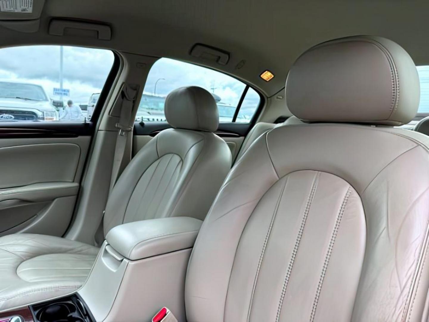 2007 GRAY /Titanium Buick Lucerne (1G4HD57257U) with an 38L V-6 regular unleaded engine, Automatic transmission, located at 1175 N Woodruff Ave, Idaho Falls, ID, 83401, 43.506901, -111.999657 - At Timberline Auto, finding a great deal on your next vehicle is always easy! Our experienced sales staff's goal is to help find you the right vehicle at the right price! Our knowledgeable finance department has options for almost any credit score. We offer extended service contract options to prote - Photo#15