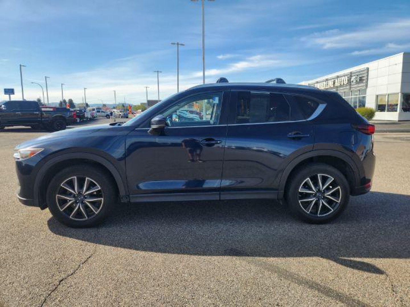 2018 BLUE /LEATHER Mazda CX-5 (JM3KFBCMXJ0) with an 25L I4 engine, Automatic transmission, located at 1175 N Woodruff Ave, Idaho Falls, ID, 83401, 43.506901, -111.999657 - At Timberline Auto, finding a great deal on your next vehicle is always easy! Our experienced sales staff's goal is to help find you the right vehicle at the right price! Our knowledgeable finance department has options for almost any credit score. We offer extended service contract options to prote - Photo#29