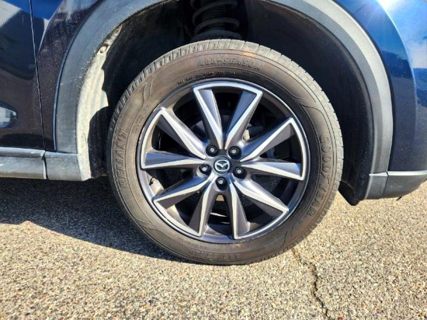 2018 BLUE /LEATHER Mazda CX-5 (JM3KFBCMXJ0) with an 25L I4 engine, Automatic transmission, located at 1175 N Woodruff Ave, Idaho Falls, ID, 83401, 43.506901, -111.999657 - At Timberline Auto, finding a great deal on your next vehicle is always easy! Our experienced sales staff's goal is to help find you the right vehicle at the right price! Our knowledgeable finance department has options for almost any credit score. We offer extended service contract options to prote - Photo#18
