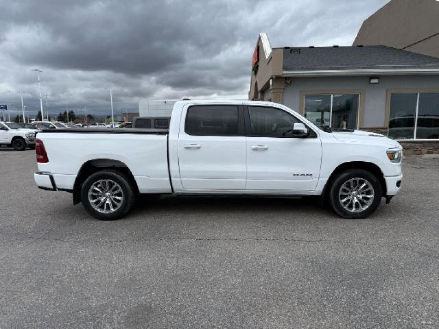 2023 WHITE /Black Ram 1500 (1C6SRFRT0PN) with an HEMI 57L V-8 variable valve control engine, Automatic transmission, located at 1175 N Woodruff Ave, Idaho Falls, ID, 83401, 43.506901, -111.999657 - At Timberline Auto, finding a great deal on your next vehicle is always easy! Our experienced sales staff's goal is to help find you the right vehicle at the right price! Our knowledgeable finance department has options for almost any credit score. We offer extended service contract options to prote - Photo#40