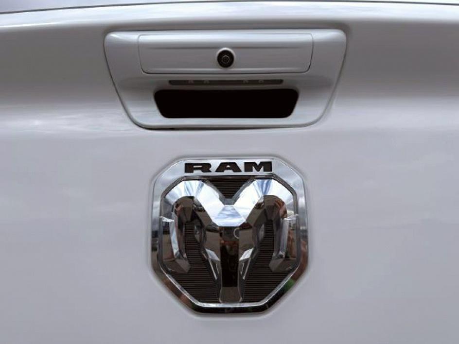 2023 WHITE /Black Ram 1500 Laramie Crew Cab 4x4 6'4 Box (1C6SRFRT0PN) with an HEMI 5.7L V-8 variable valve control engine, AUTOMATIC transmission, located at 1235 N Woodruff Ave., Idaho Falls, 83401, (208) 523-1053, 43.507172, -112.000488 - At Timberline Auto, finding a great deal on your next vehicle is always easy! Our experienced sales staff goal is to help find you the right vehicle at the right price! Our knowledgeable finance department has options for almost any credit score. We offer extended service contract options to prot- Photo#4