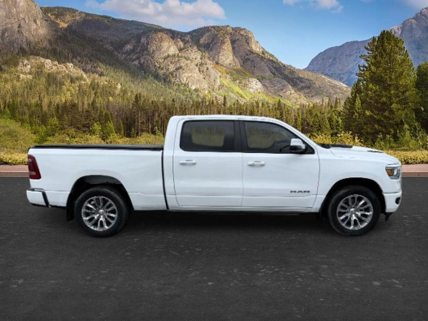 2023 WHITE /Black Ram 1500 (1C6SRFRT0PN) with an HEMI 57L V-8 variable valve control engine, Automatic transmission, located at 1175 N Woodruff Ave, Idaho Falls, ID, 83401, 43.506901, -111.999657 - At Timberline Auto, finding a great deal on your next vehicle is always easy! Our experienced sales staff's goal is to help find you the right vehicle at the right price! Our knowledgeable finance department has options for almost any credit score. We offer extended service contract options to prote - Photo#7