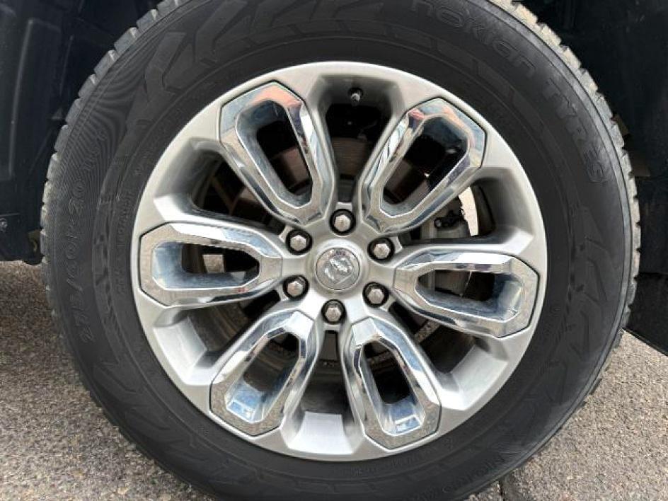 2023 WHITE /Black Ram 1500 Laramie Crew Cab 4x4 6'4 Box (1C6SRFRT0PN) with an HEMI 5.7L V-8 variable valve control engine, AUTOMATIC transmission, located at 1235 N Woodruff Ave., Idaho Falls, 83401, (208) 523-1053, 43.507172, -112.000488 - At Timberline Auto, finding a great deal on your next vehicle is always easy! Our experienced sales staff goal is to help find you the right vehicle at the right price! Our knowledgeable finance department has options for almost any credit score. We offer extended service contract options to prot- Photo#10
