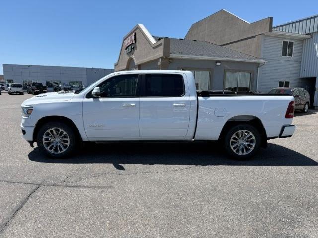 2023 WHITE /Black Ram 1500 Laramie Crew Cab 4x4 6'4 Box (1C6SRFRT0PN) with an HEMI 5.7L V-8 variable valve control engine, AUTOMATIC transmission, located at 1235 N Woodruff Ave., Idaho Falls, 83401, (208) 523-1053, 43.507172, -112.000488 - At Timberline Auto, finding a great deal on your next vehicle is always easy! Our experienced sales staff goal is to help find you the right vehicle at the right price! Our knowledgeable finance department has options for almost any credit score. We offer extended service contract options to prot- Photo#34